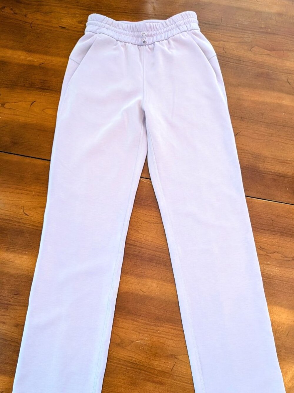 Lululemon Ultra soft high rise relaxed fit pant in Violet. Size 0 Women Trendy